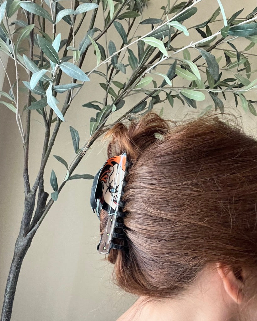 Movie Knife Hair Clip