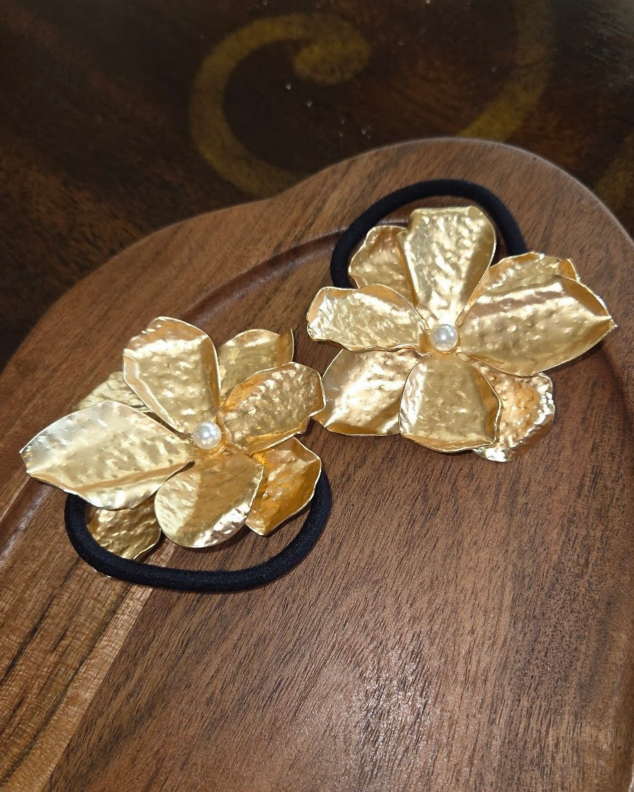 Blooming Flower Ponytail Tie