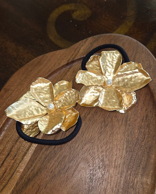 Blooming Flower Ponytail Tie
