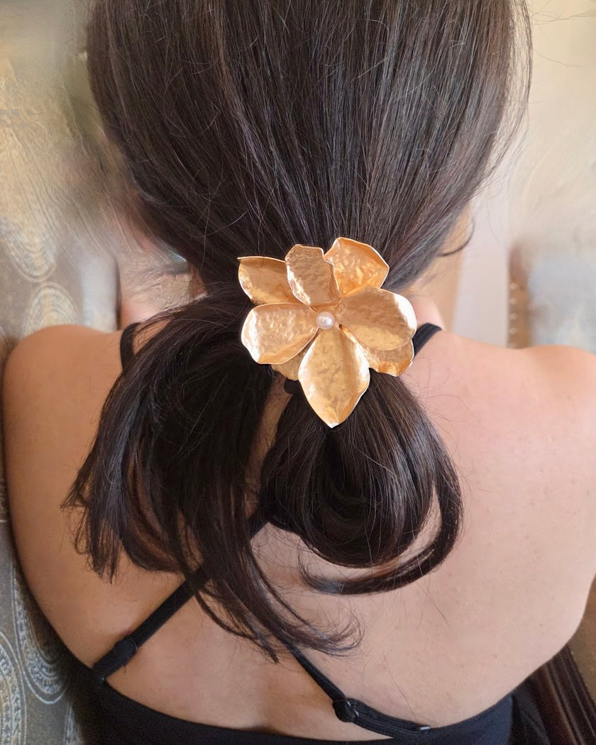 Blooming Flower Ponytail Tie