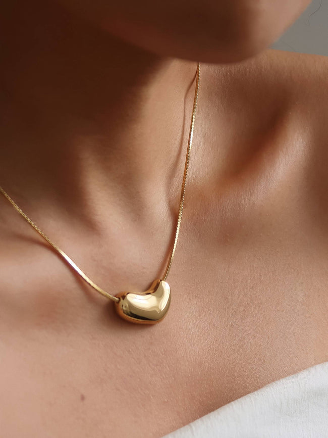 Darcy Puff Necklace