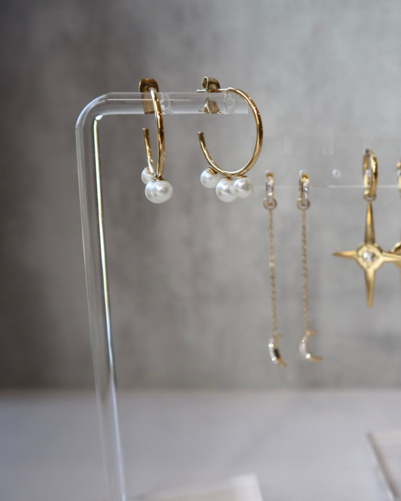 Donna Three Pearl Earrings