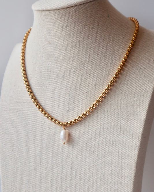 Olivia Single Pearl Necklace