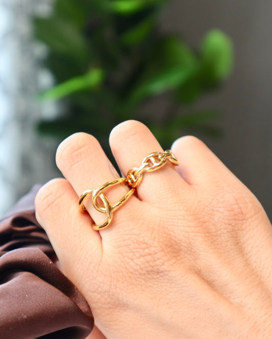 Roma Twist Ring