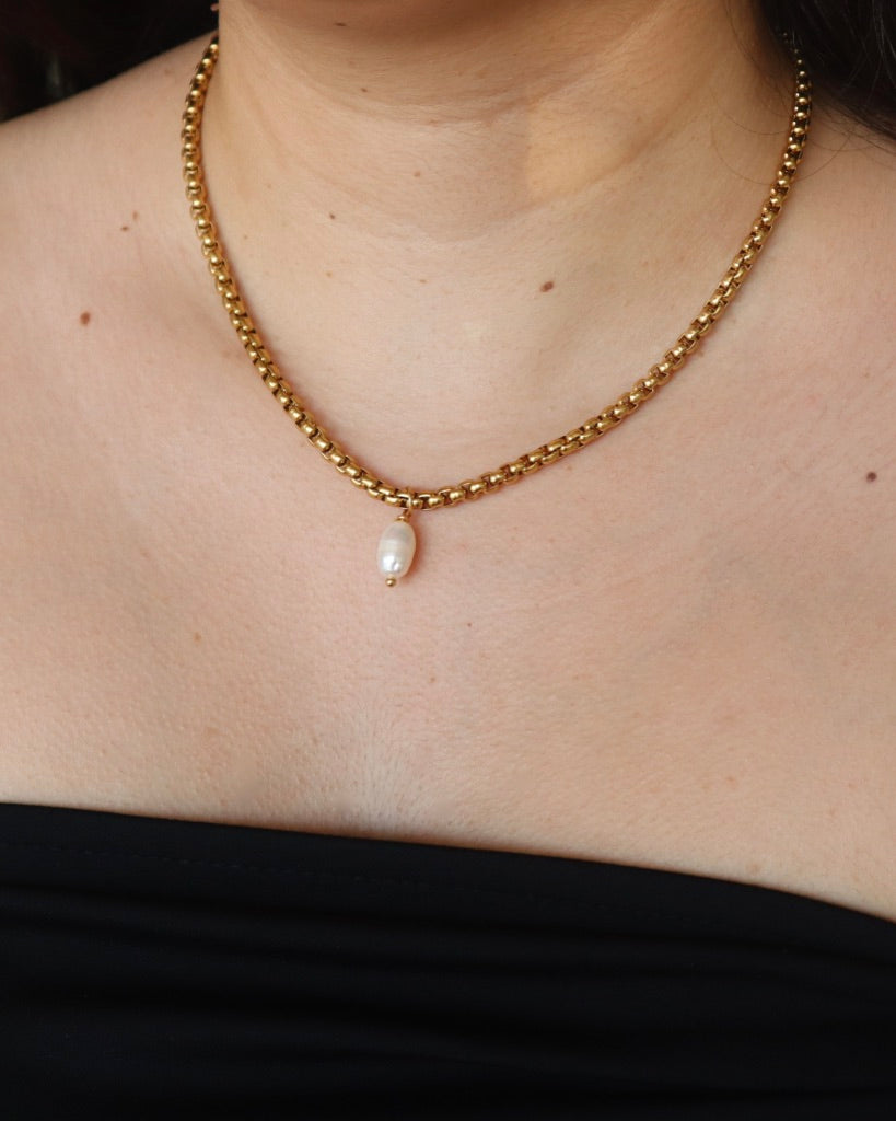 Olivia Single Pearl Necklace